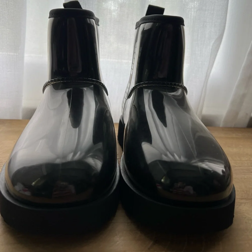 UGG Classic Clear Mini Boot in Black Size 5 New